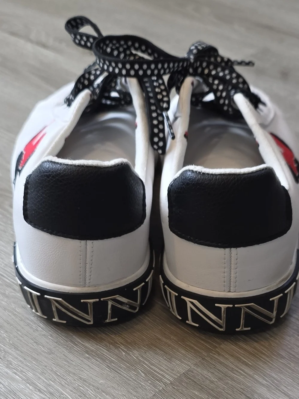 Disney White Sneakers Black & Red Low Top Minnie Accent Size 7